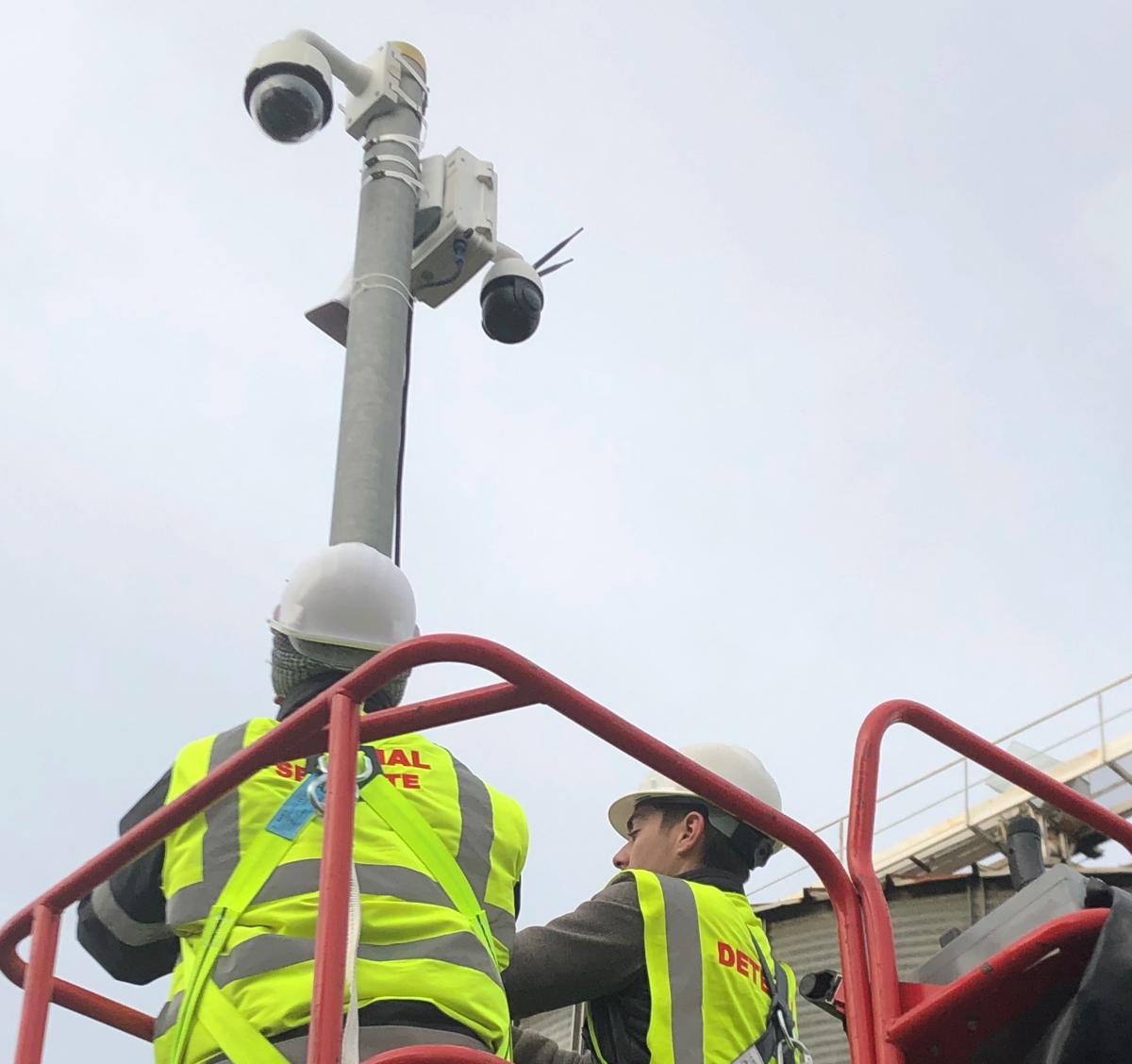 installation-videovoice-camera-solaire-gsm-4g-3g-construction-batiment
